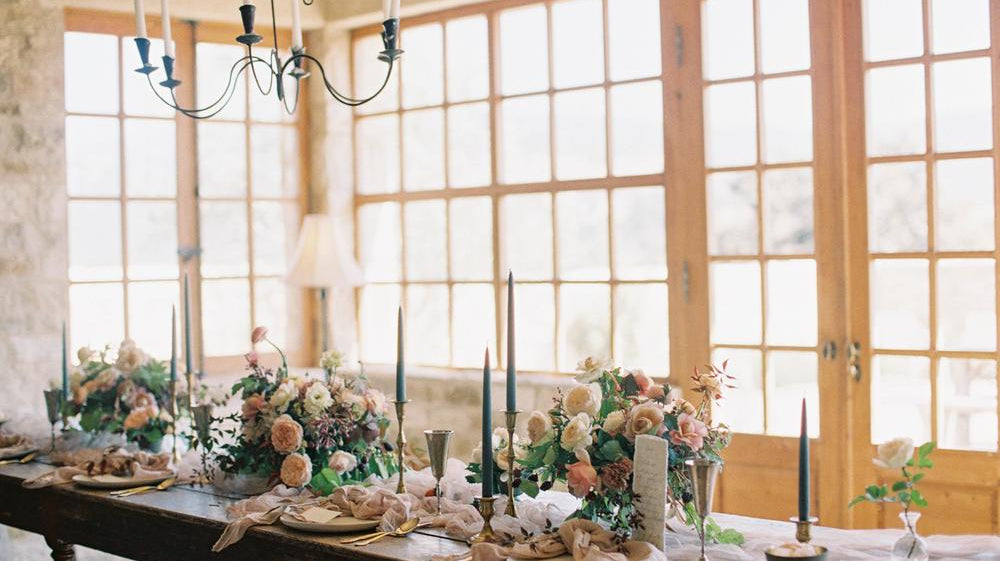 STYLE ME PRETTY / An Intimate Vow Renewal at Sunstone Villa