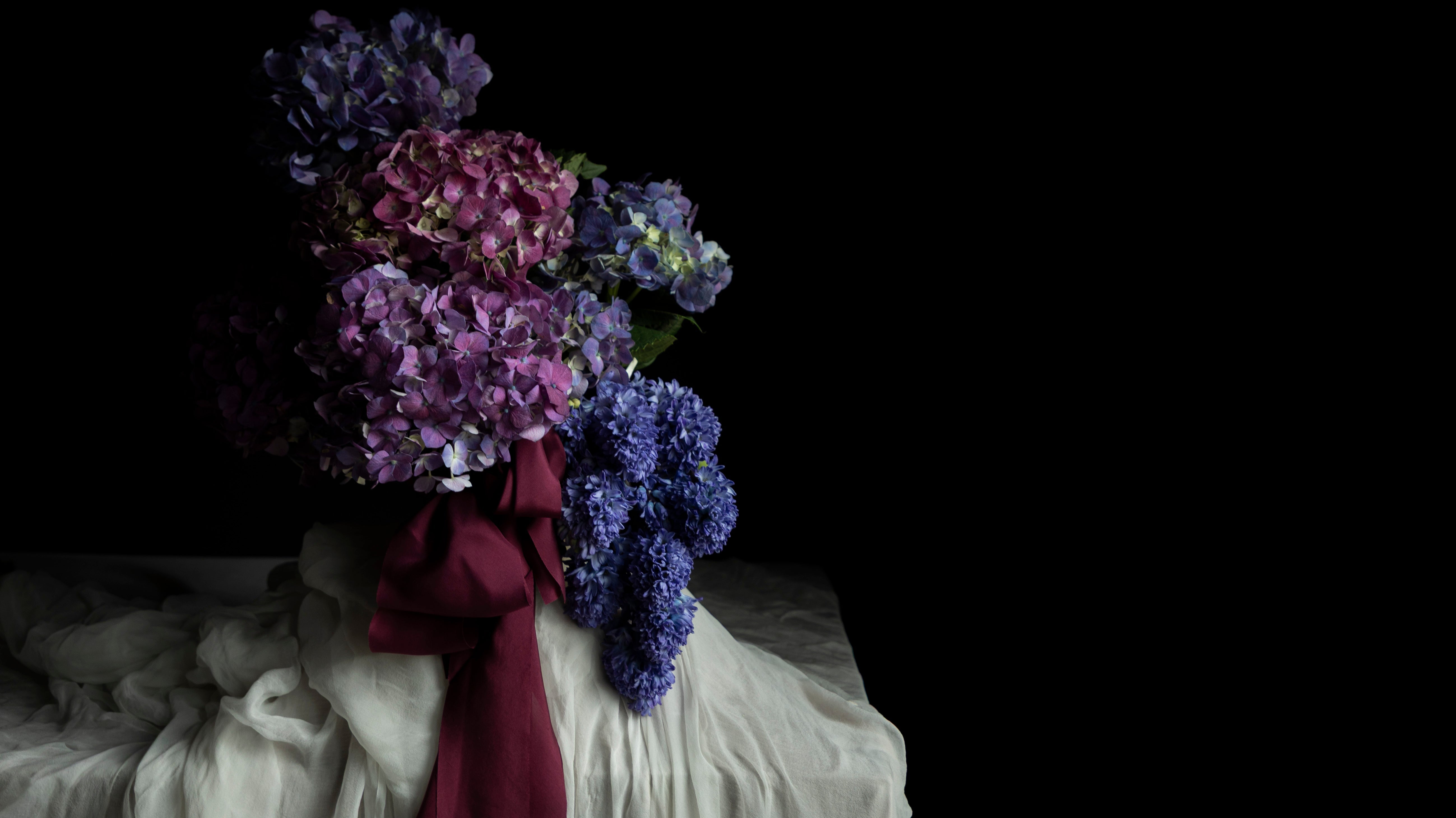 The Language of Color: Contrast in Floral Design