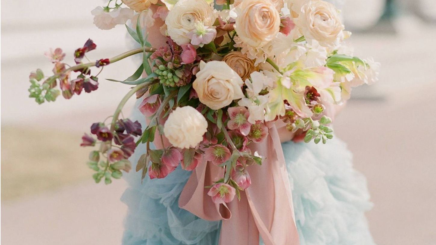 WEDDING SPARROW / CAPITOL ELOPEMENT IN BLUE WEDDING DRESS