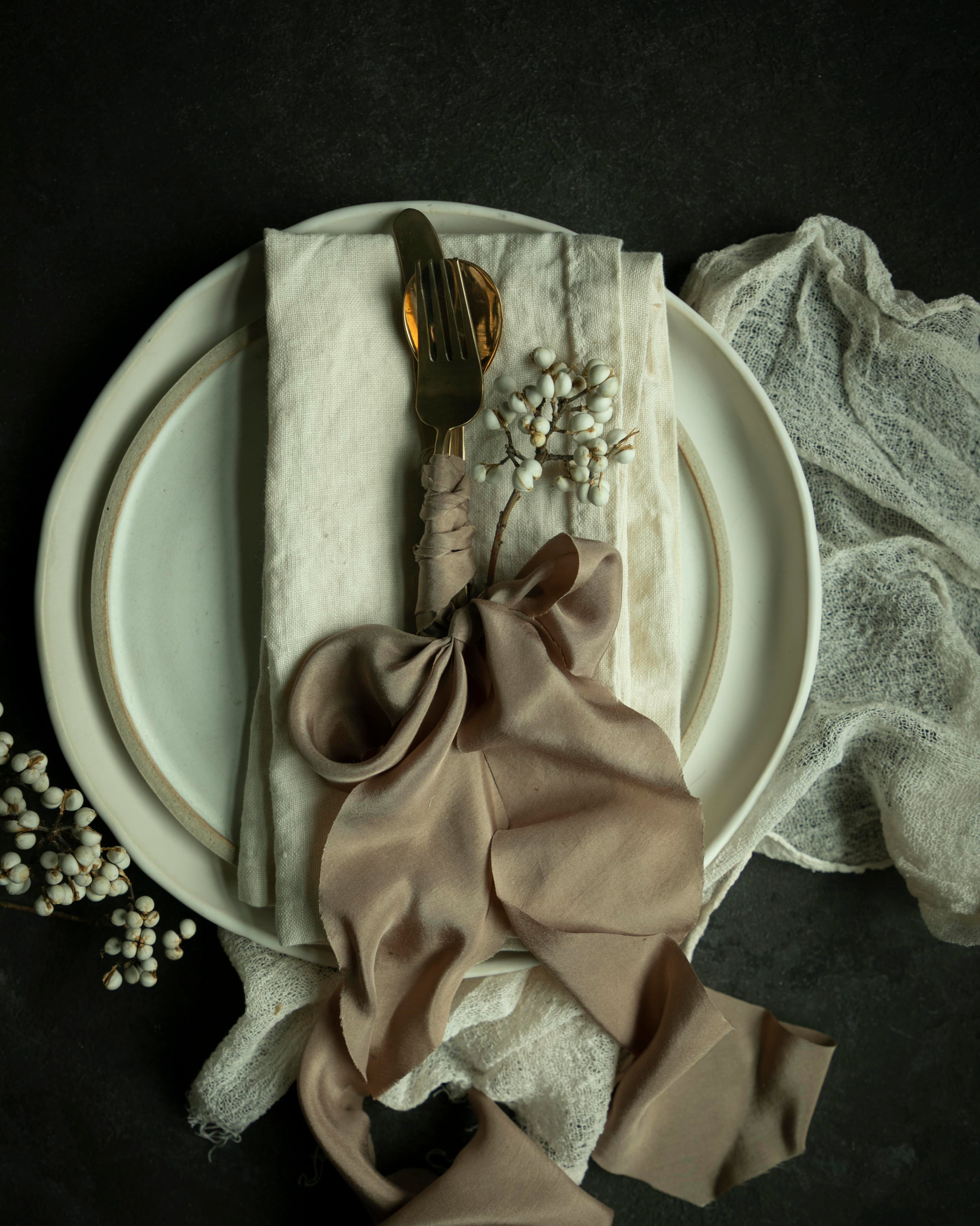 how to style your table setting with silk ribbon