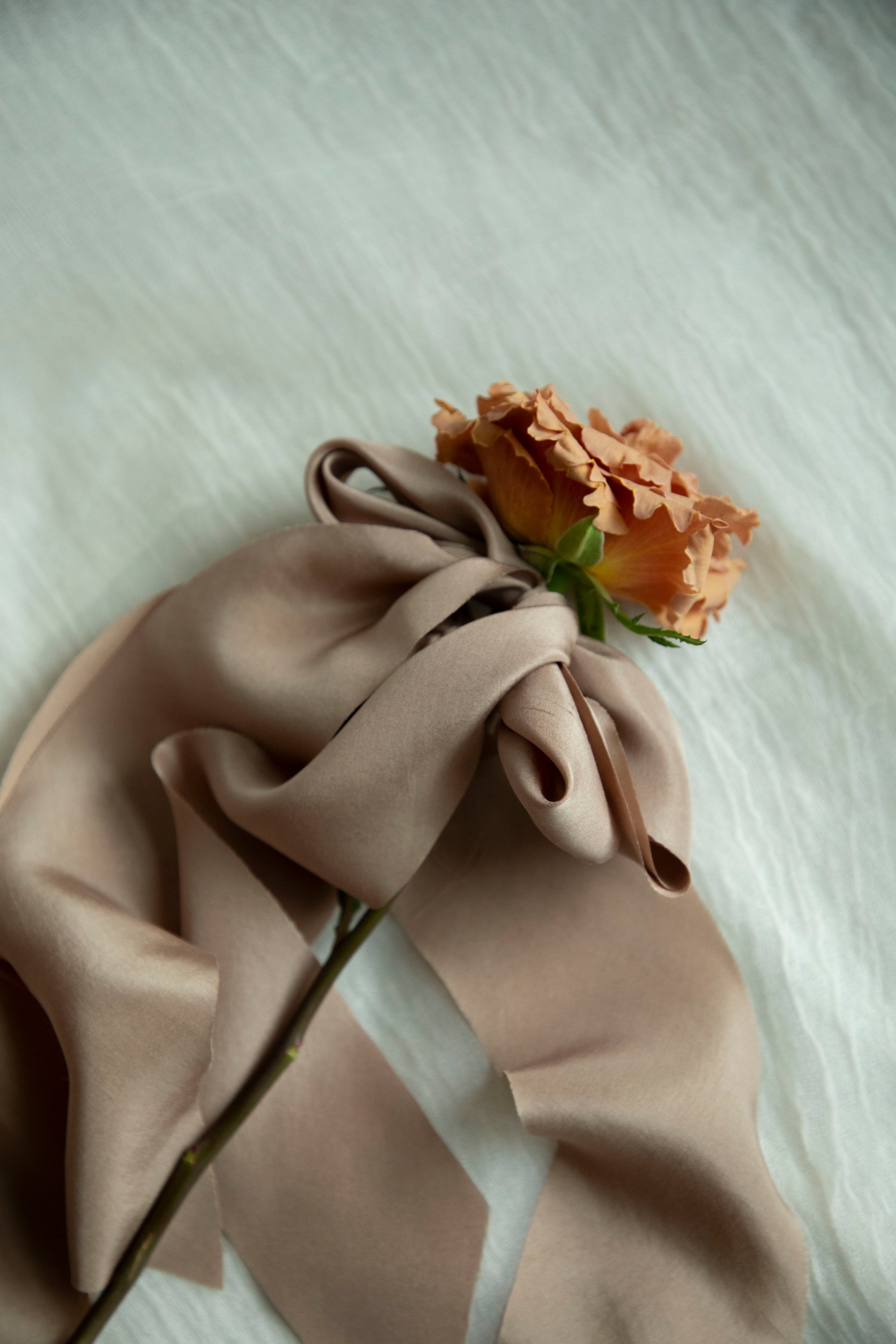 best silk ribbon for bridal bouquets. match your rose color with silk ribbons