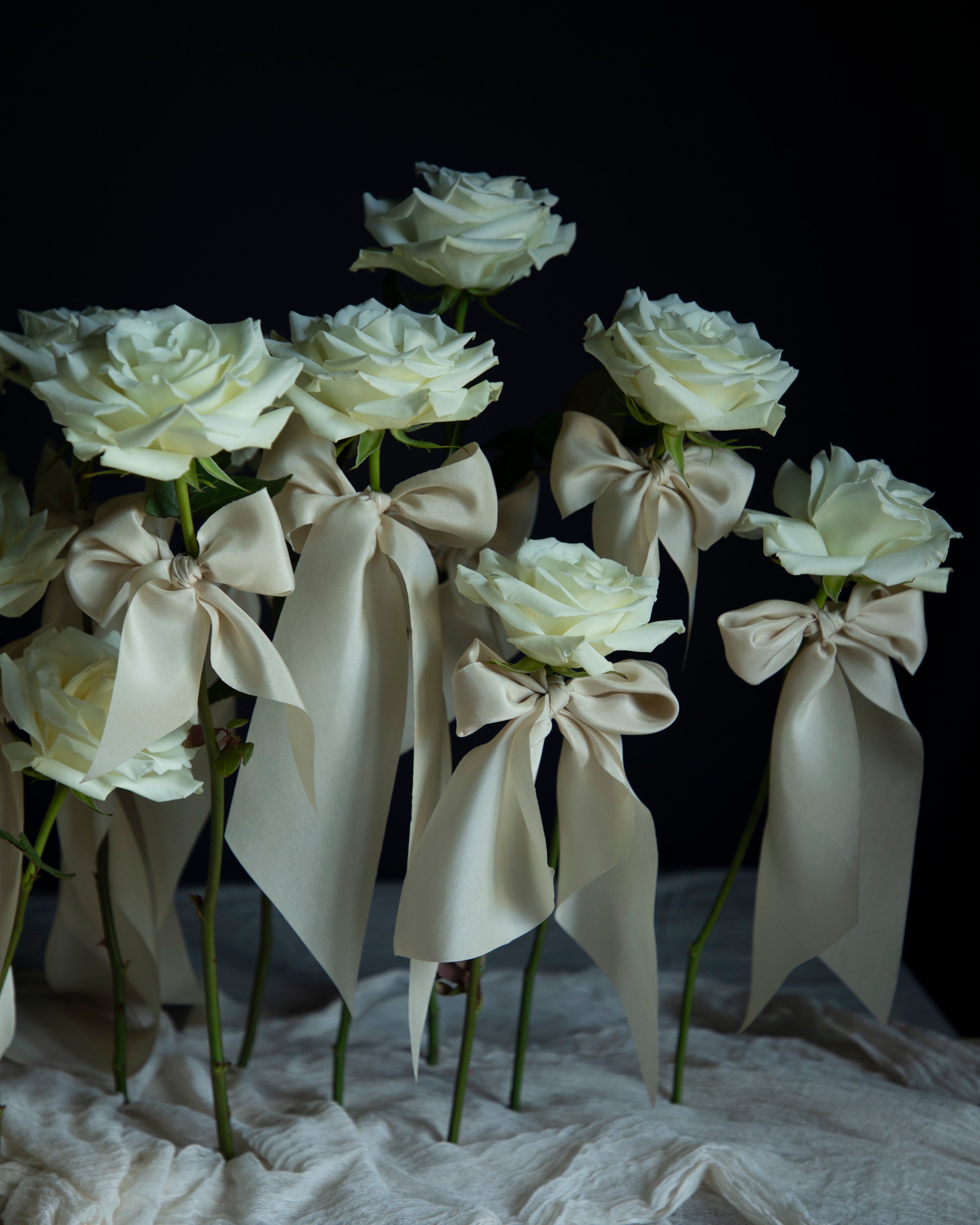 wedding table centerpiece with white roses