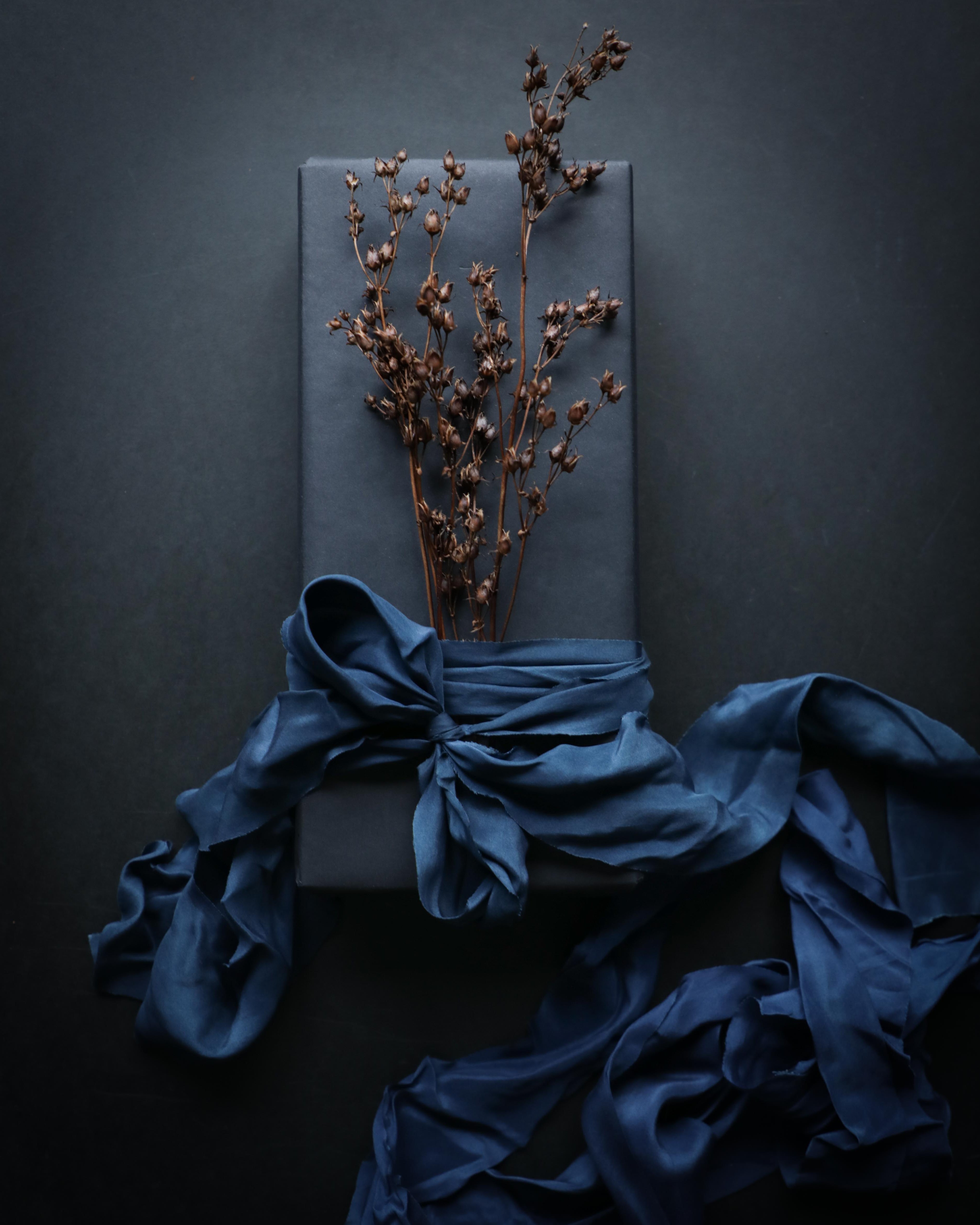 gift wrapping inspiration with plant dyed silk ribbon