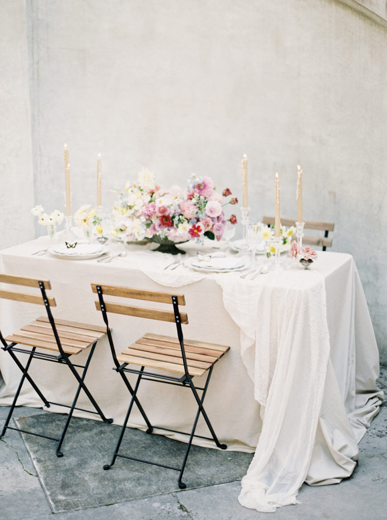 STYLE ME PRETTY / Incorporating Texture to Your Minimalistic Wedding