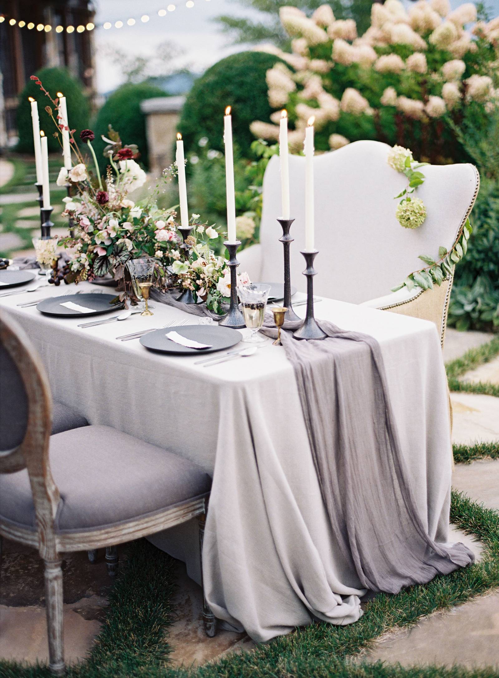 MAGNOLIA ROUGE / Elegant Table Inspiration