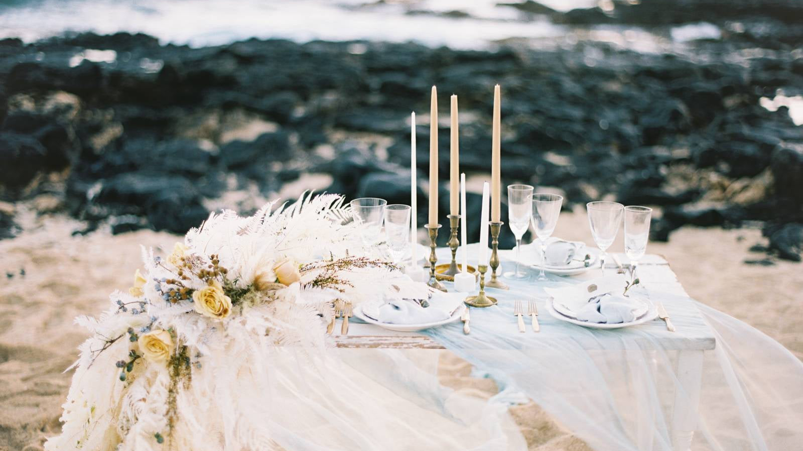 MAGNOLIA ROUGE / Windswept Costal Wedding Inspiration In Oahu