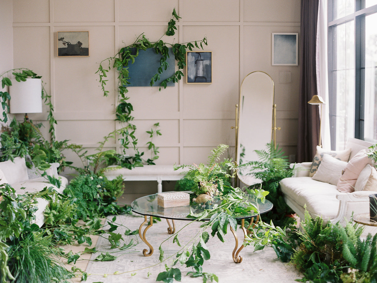 MAGNOLIA ROUGE /  MINIMALIST AND MODERN BOTANICAL WEDDING INSPIRATION