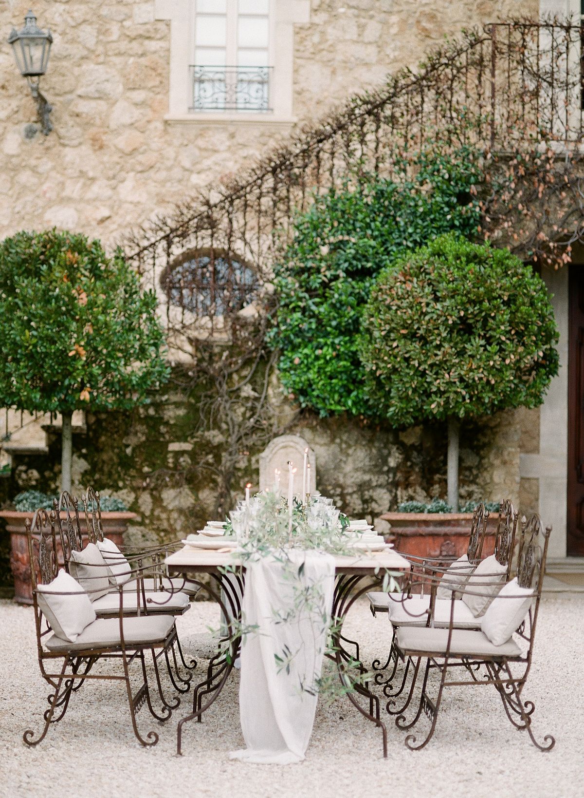 WEDDING SPARROW / SOFT GREEN TONES FOR AN AL FRESCO WEDDING IN TUSCANY