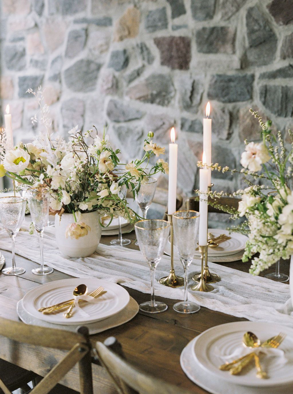 WEDDING SPARROW / Ivory and Gold Montana Wedding Ideas