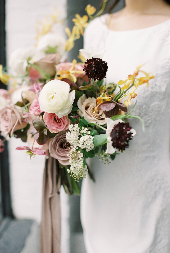 MAGNOLIA ROUGE / Minimalist Warehouse Wedding Editorial