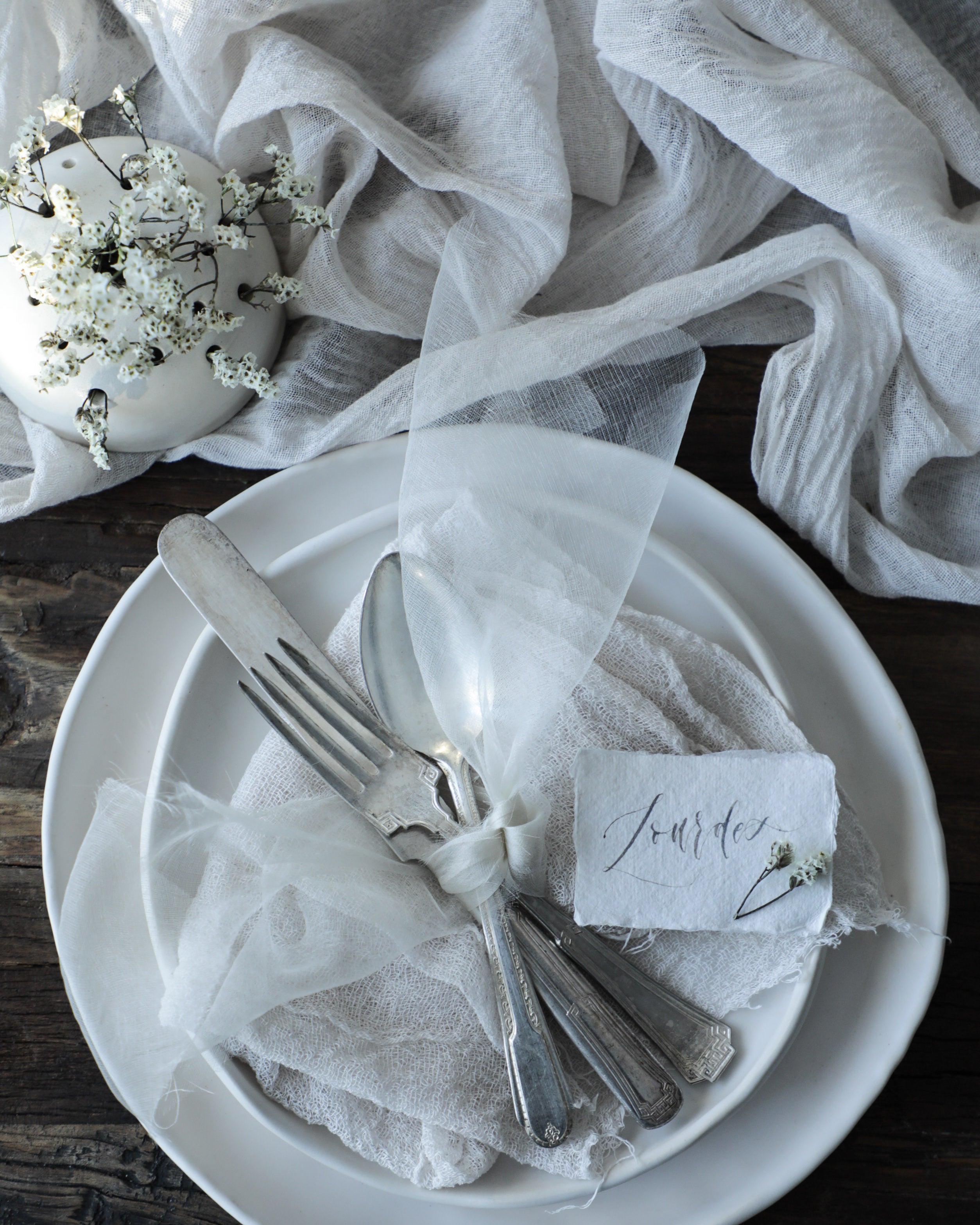 white theme table setting with silk and willow products