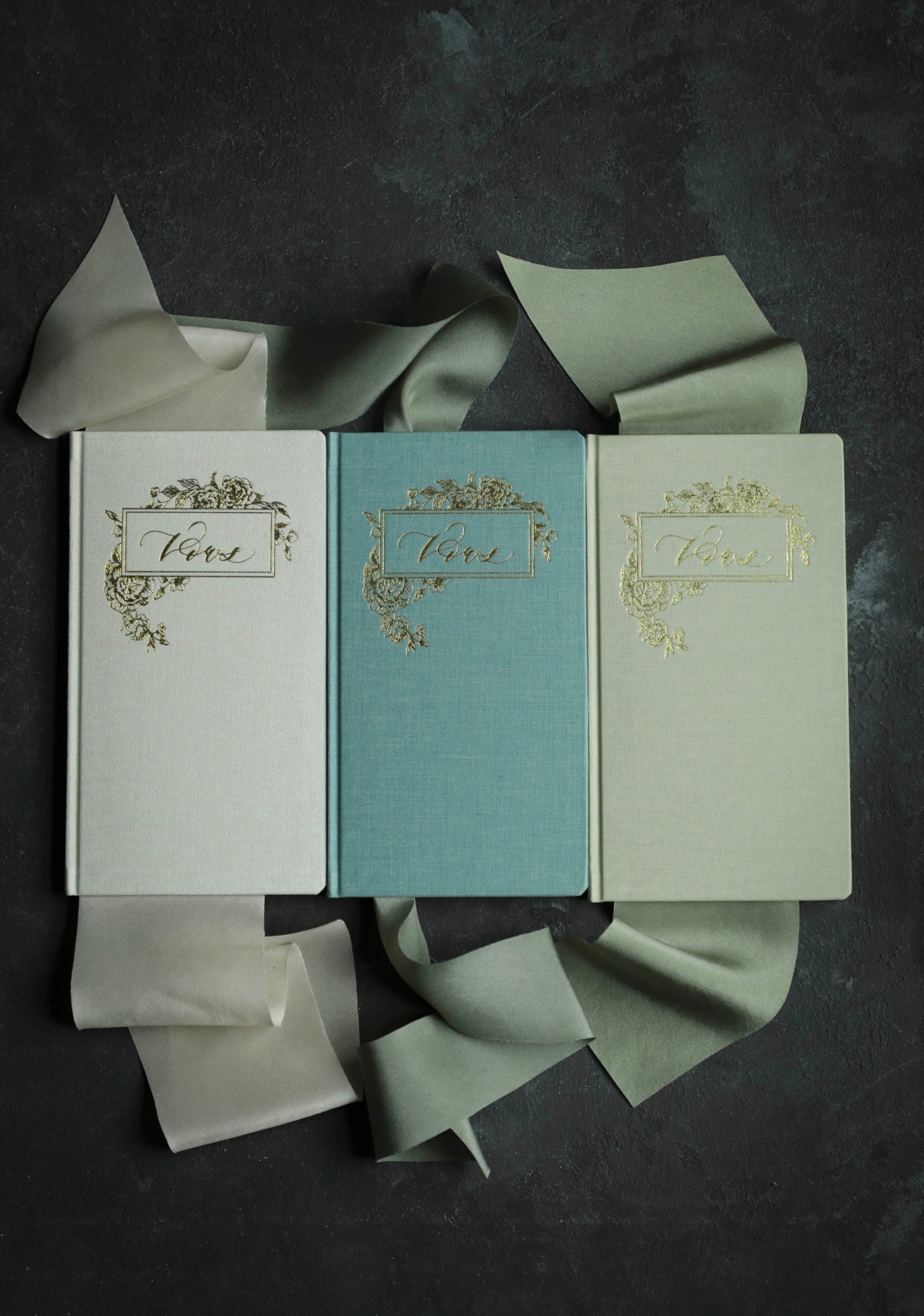 Pipilo Press 2 Pack Brown Kraft Wedding Vow Books for Him and Her, Includes 2 Cards and Envelopes (30 Pages)